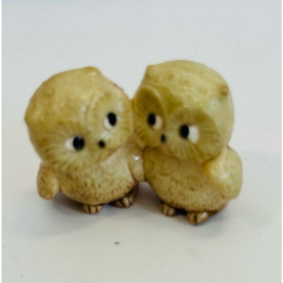 Vintage MCM Miniature Owl Figurine Adorable Acrylic Yellow - Picture 2 of 5
